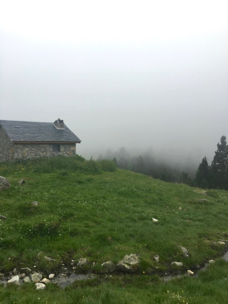 refuge Lac de Gaube rainbow&amp;runlight