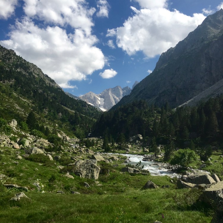 Vignemale rainbow&amp;runlight